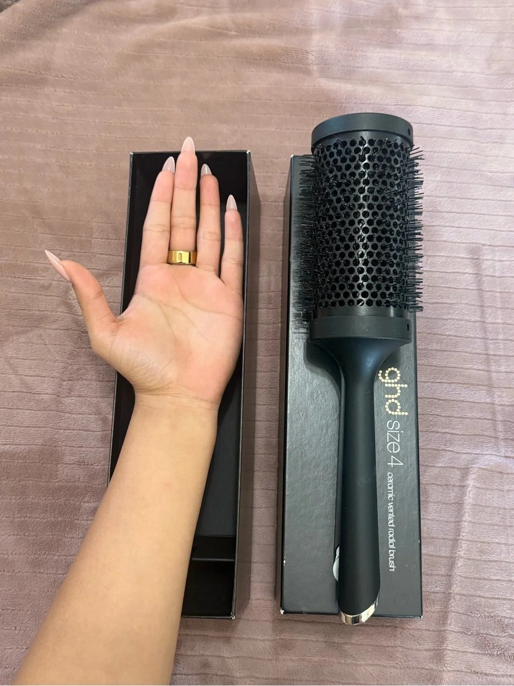 ghd Size 4 Ceramic Vented Radial Brush in Black